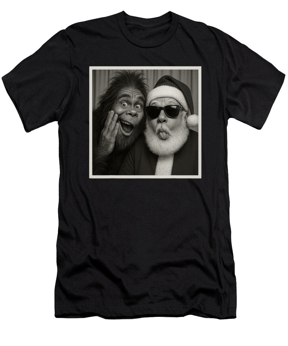 1 Funny Bigfoot Photobooth with Santa Christmas Studi Alex T-Shirt