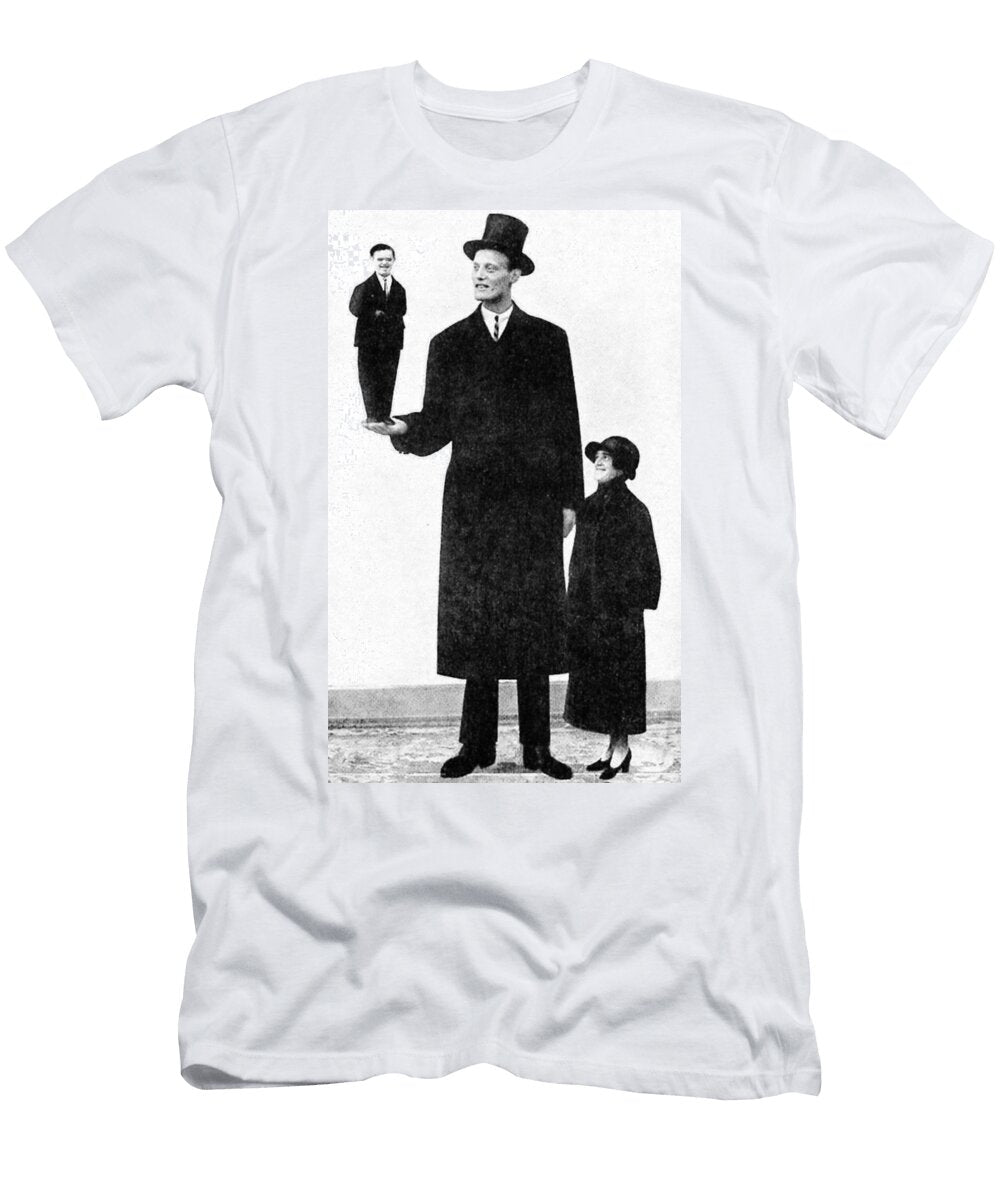 2 Gigantism and Dwarfism Kramer Science Source T-Shirt