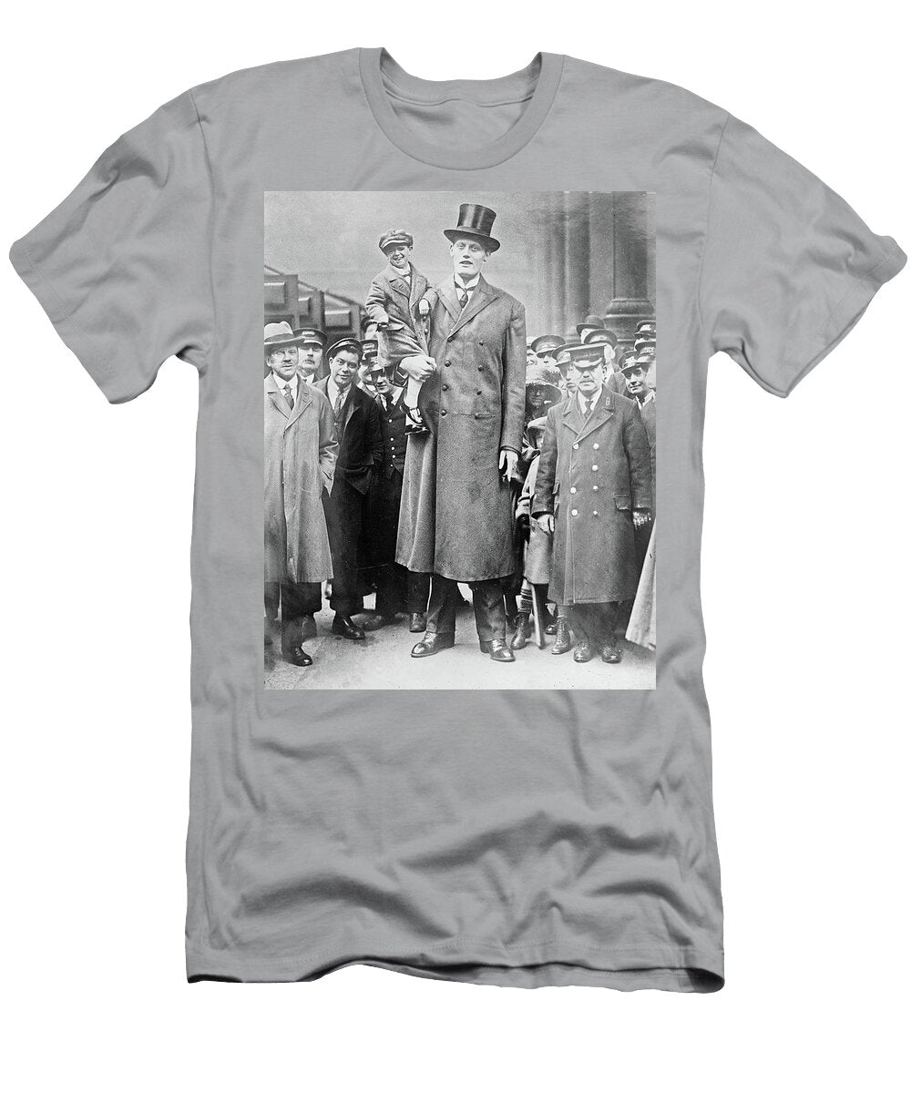 4 Gigantism and Dwarfism Kramer Science Source T-Shirt
