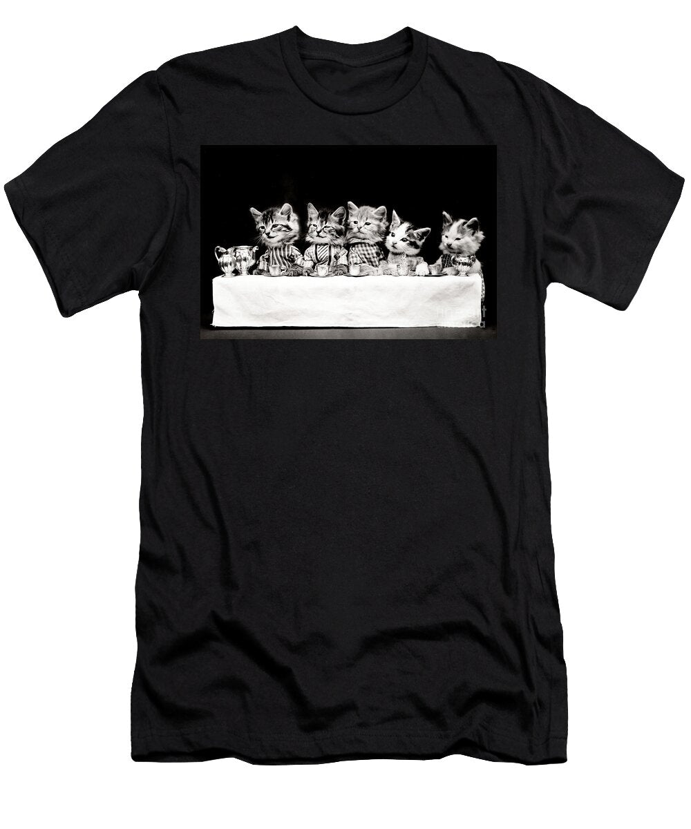 A Hungry Bunch 1914 Science Source T-Shirt