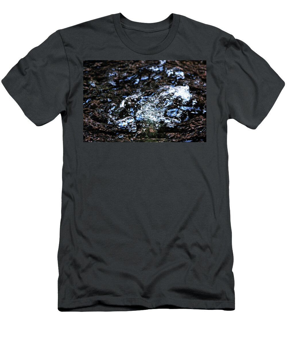 Bubbles in Pond Debbie Oppermann T-Shirt