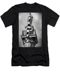 Greys Monument with Scarf Andrew Pounder T-Shirt