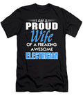I Am a Proud Wife of a Freaking Awesome Electrician Tinh Tran Le Thanh T-Shirt