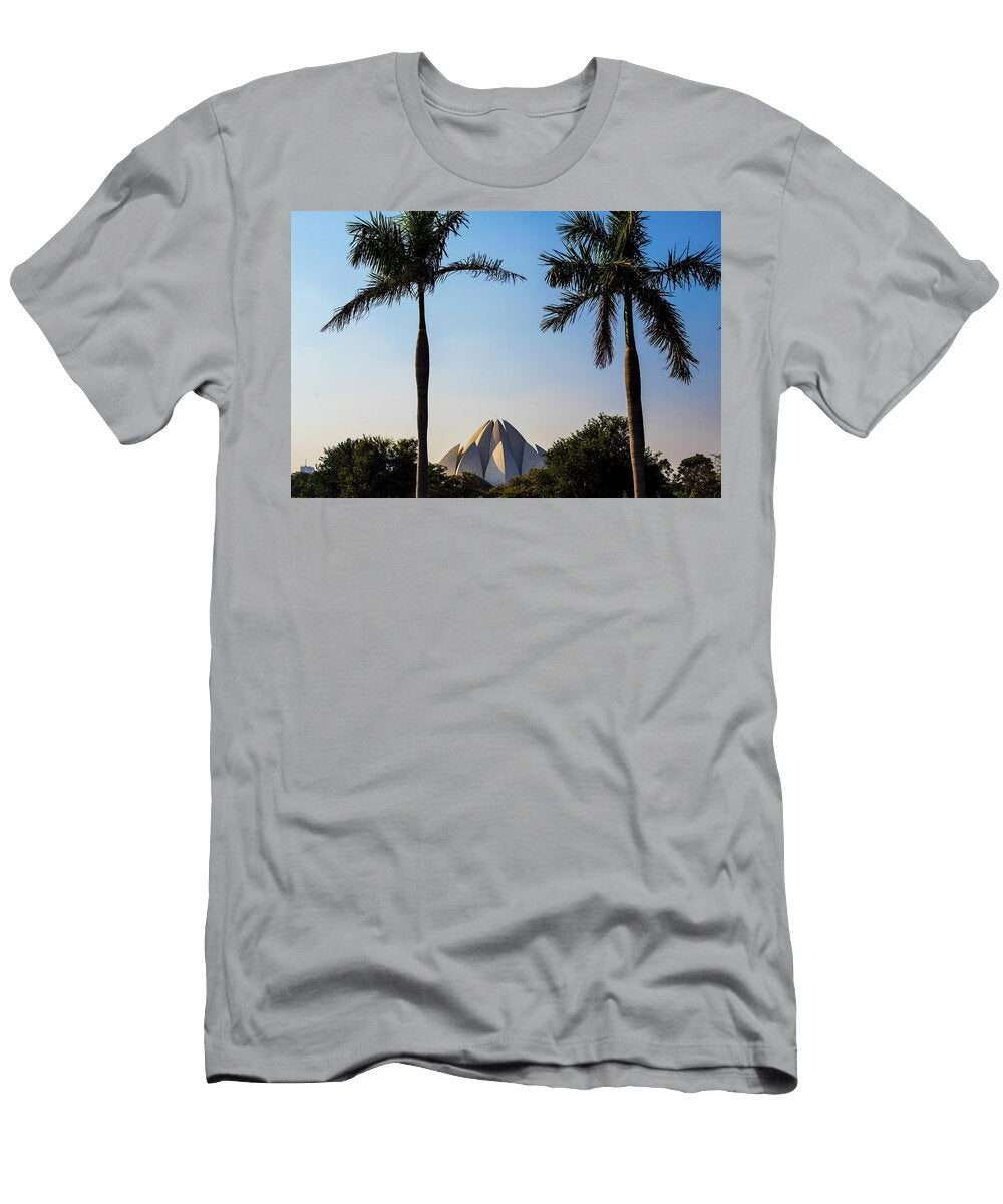 India Delhi Metropolitan Area New Delhi View of the Lotus Temple At Sunset Simone Bergamaschi T-Shirt