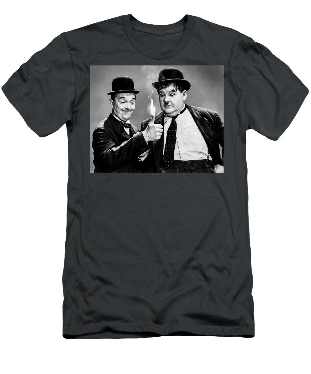 Laurel and Hardy the Famous Thumb Lighter Gag Julia the Pooh T-Shirt