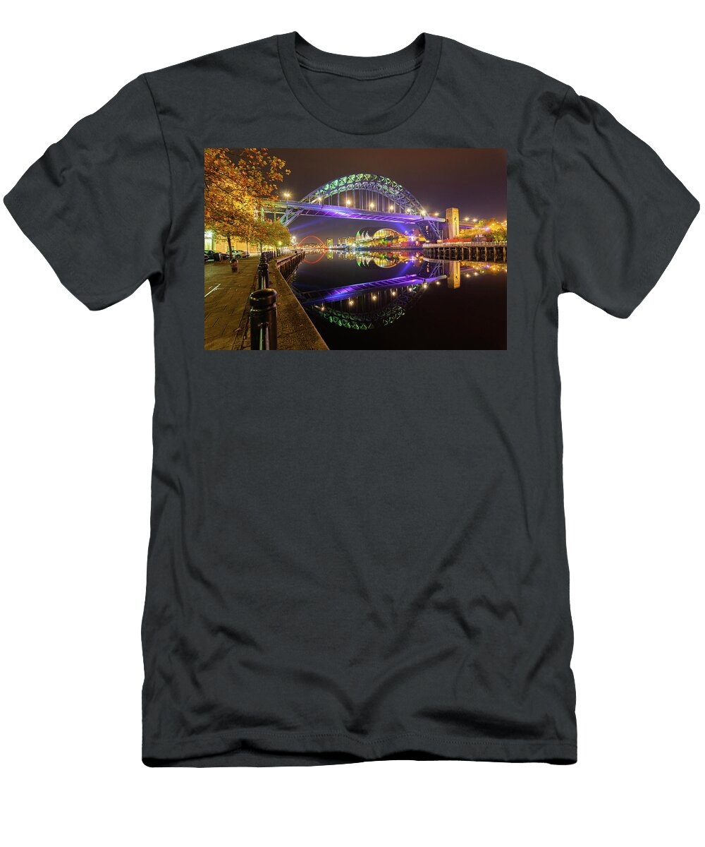 Tyne Bridge Reflections Kr Winterphotos T-Shirt