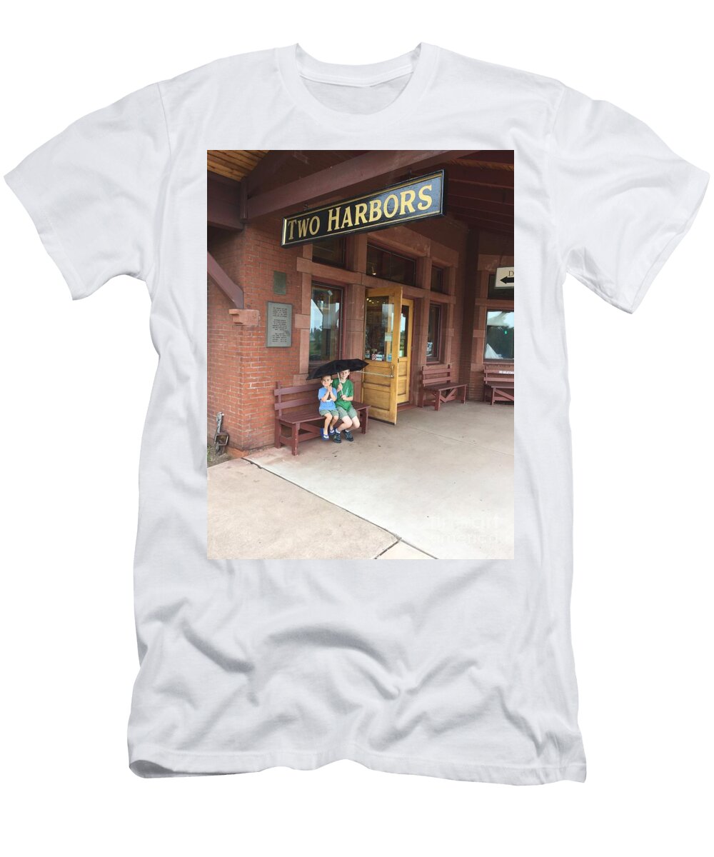 Waiting for the Train Daniel Derieg T-Shirt