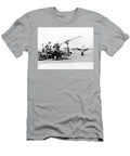 William Wyler on Scooter with Dana Andrews in Uniform the Best Years of Our Lives Set 1946 David Lee Guss T-Shirt