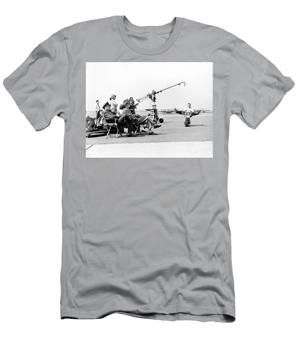 William Wyler on Scooter with Dana Andrews in Uniform the Best Years of Our Lives Set 1946 David Lee Guss T-Shirt